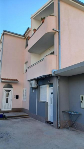 Apartments with a parking space Split - 19945